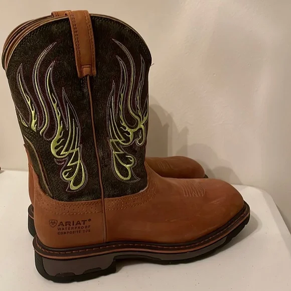 BRAND NEW, NEVER WORN Steel Toe Work Boots. Tarantula 8 main image 4
